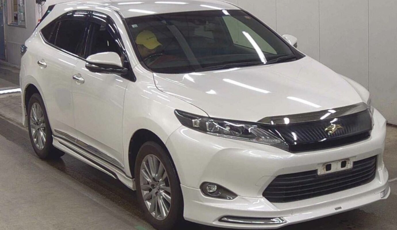 TOYOTA HARRIER PREMIUM