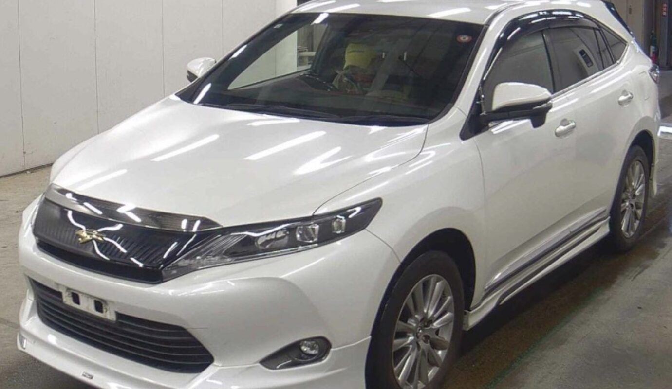 TOYOTA HARRIER PREMIUM