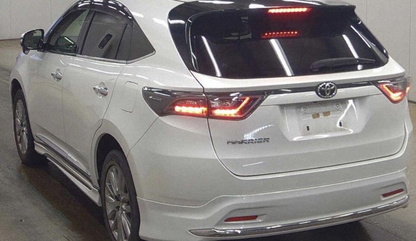 TOYOTA HARRIER PREMIUM