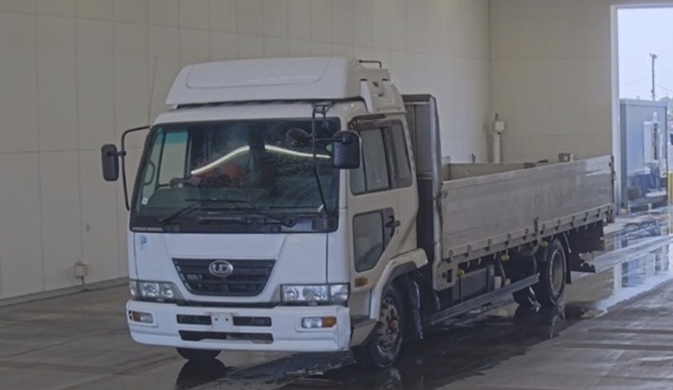 NISSAN UD MK37