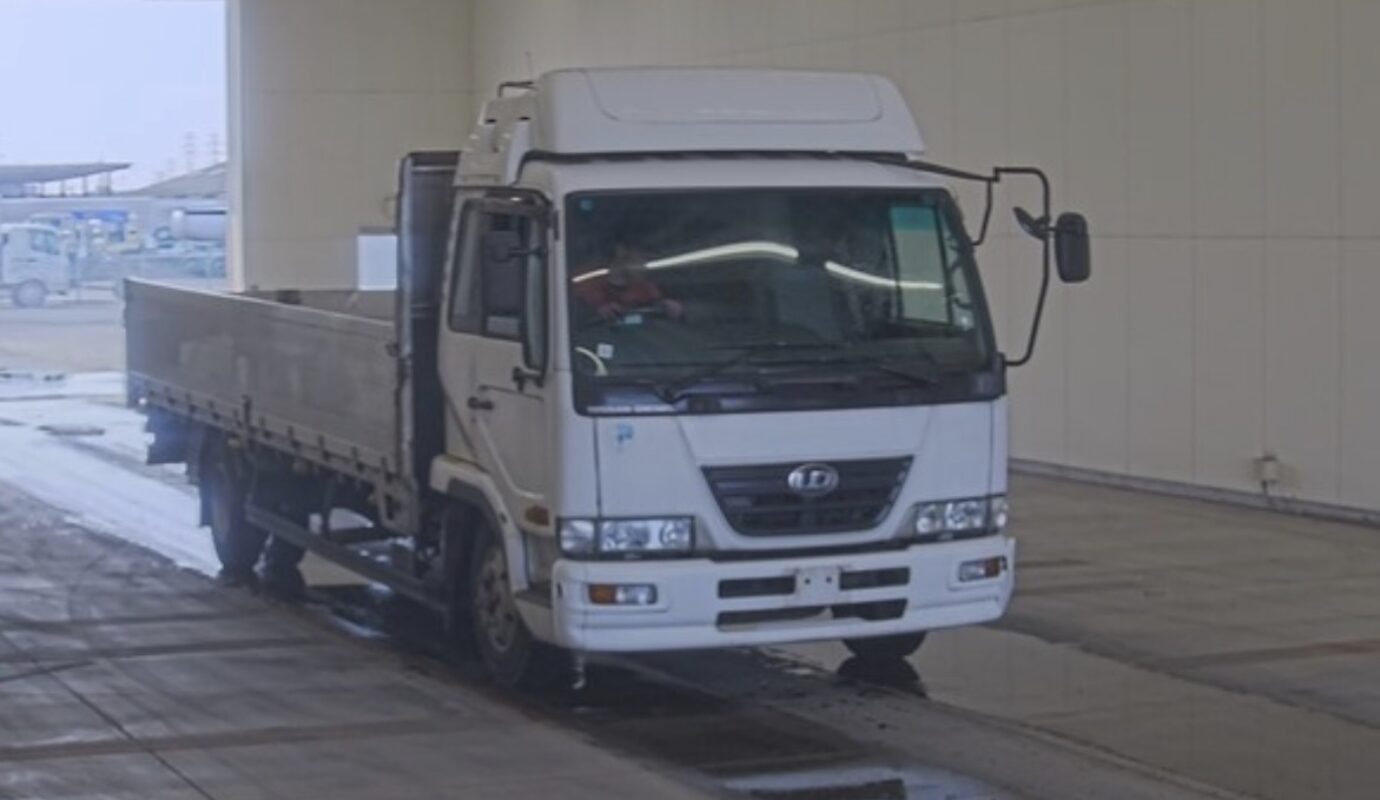 NISSAN UD MK37