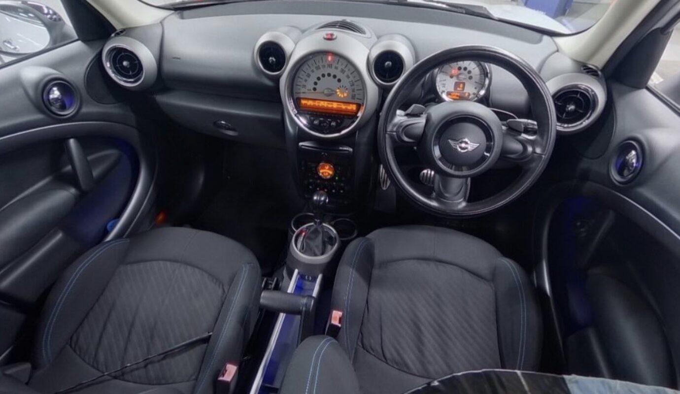 MINI COOPER CROSSOVER